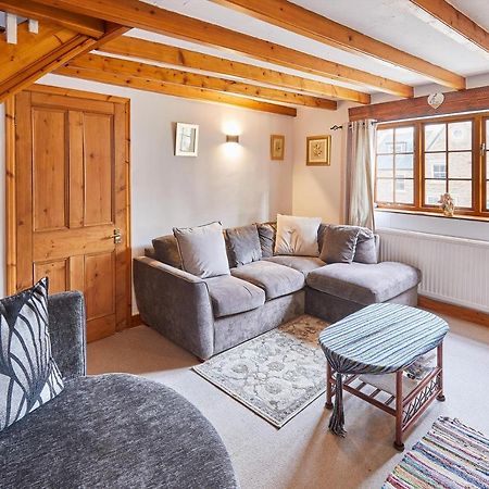 Host & Stay - Oldcorn Cottage Whitby Bagian luar foto