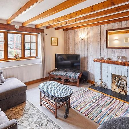 Host & Stay - Oldcorn Cottage Whitby Bagian luar foto