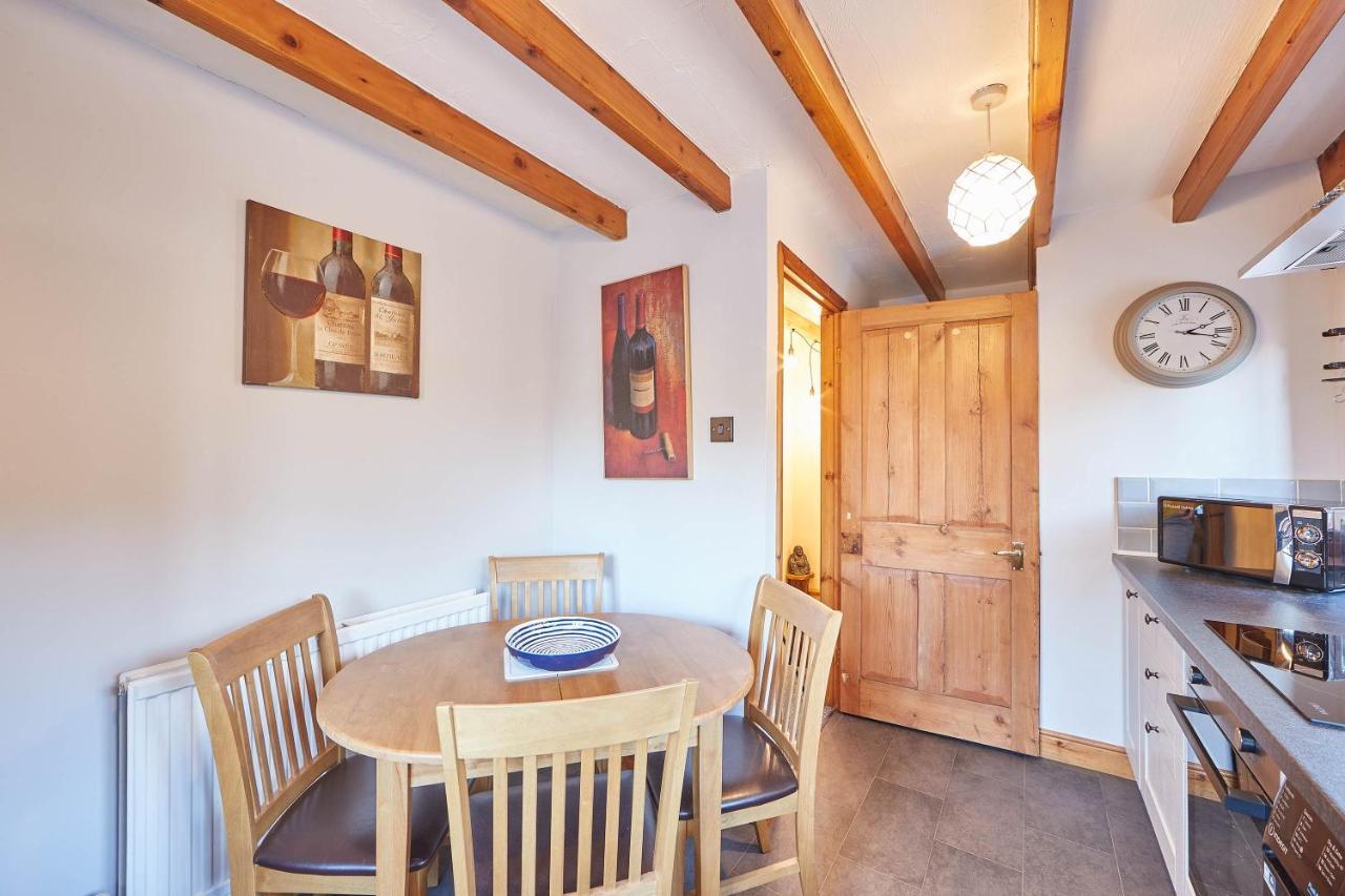 Host & Stay - Oldcorn Cottage Whitby Bagian luar foto