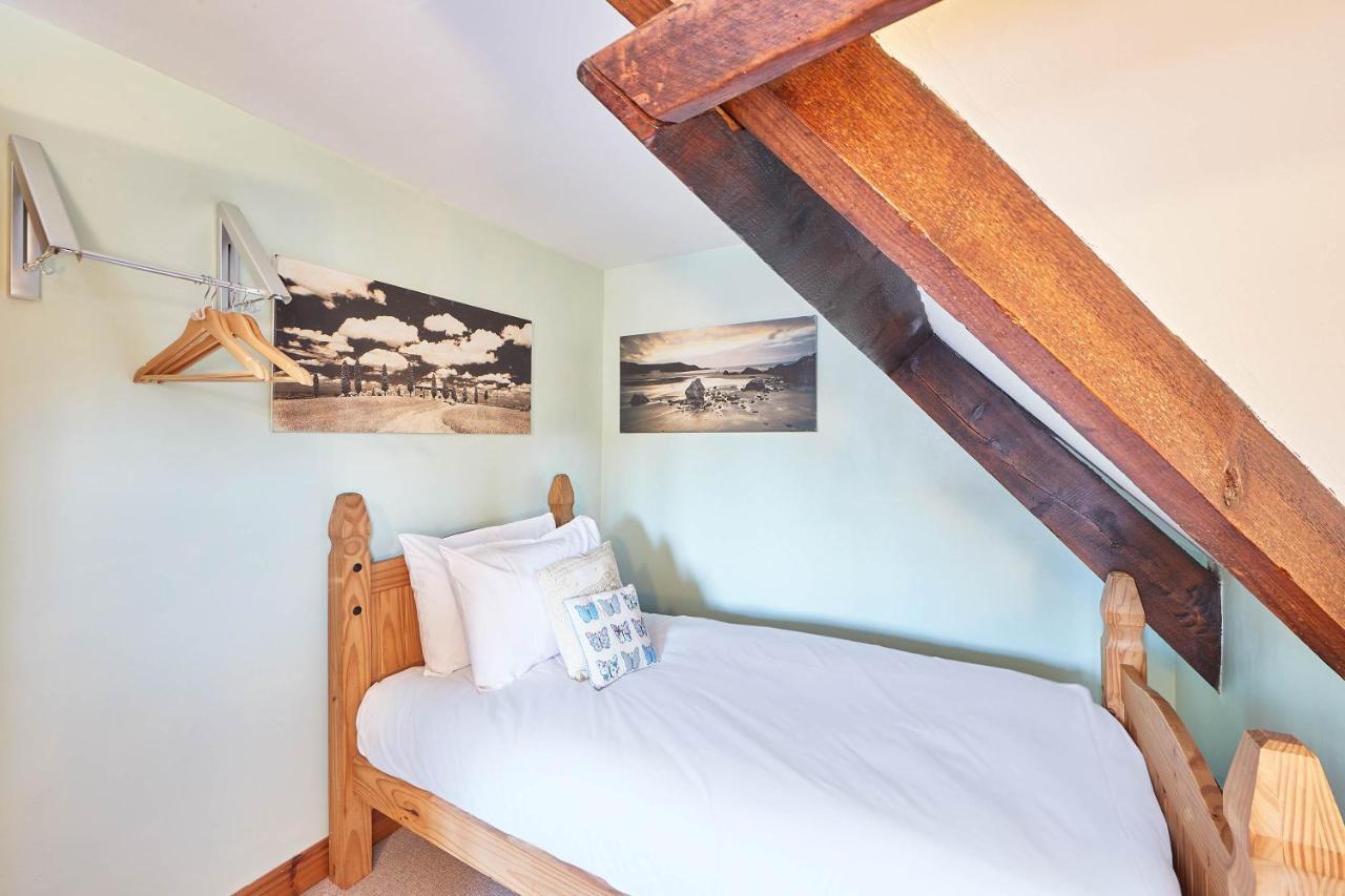 Host & Stay - Oldcorn Cottage Whitby Bagian luar foto